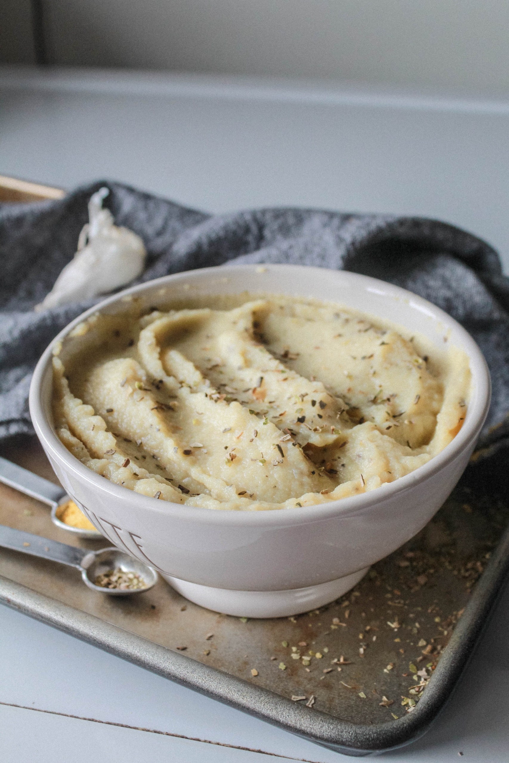 Roasted Garlic Cauliflower Mash (oil-free)