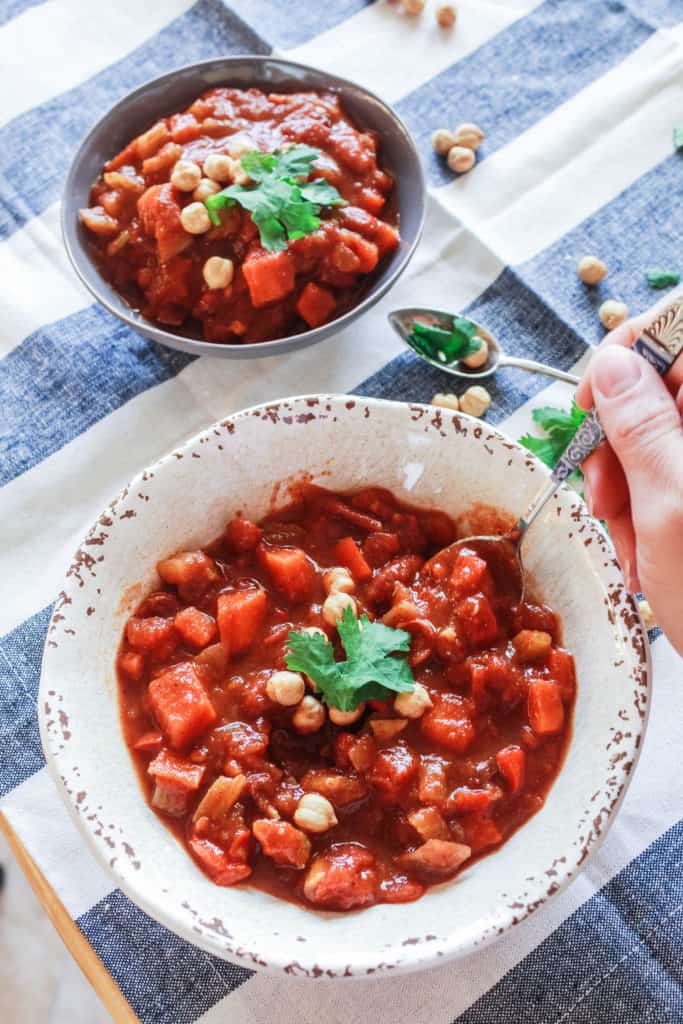Killer vegan chili recipe! It’s the Best Vegan Chili you'll ever make! It’s an easy recipe that is hearty enough that even non-vegans will love! #vegan #veganrecipe #chili #veganchili #chilirecipe