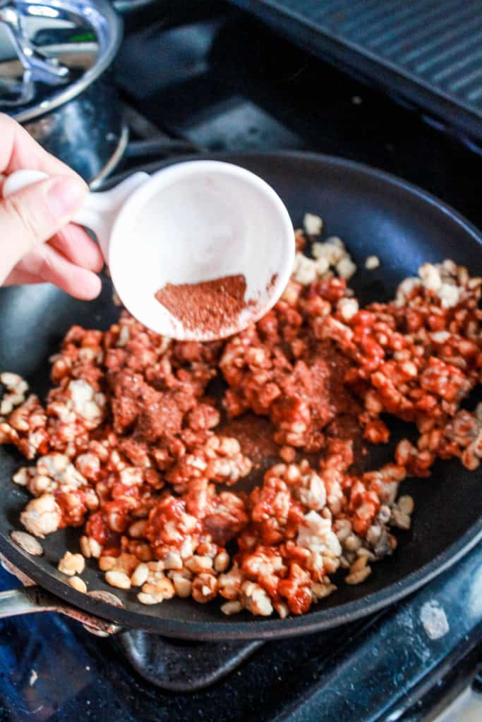 The best vegan Tempeh Taco Meat recipe that’s ready in 10 minutes! Use it in tacos, burritos, bowls, and salads! #veganmeat #tempeh #vegantaco