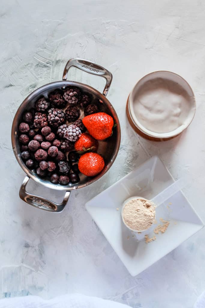 This healthy berry smoothie is extra-creamy and made without any bananas! Make it for breakfast or a snack this week! #smoothie #berries #plantbased