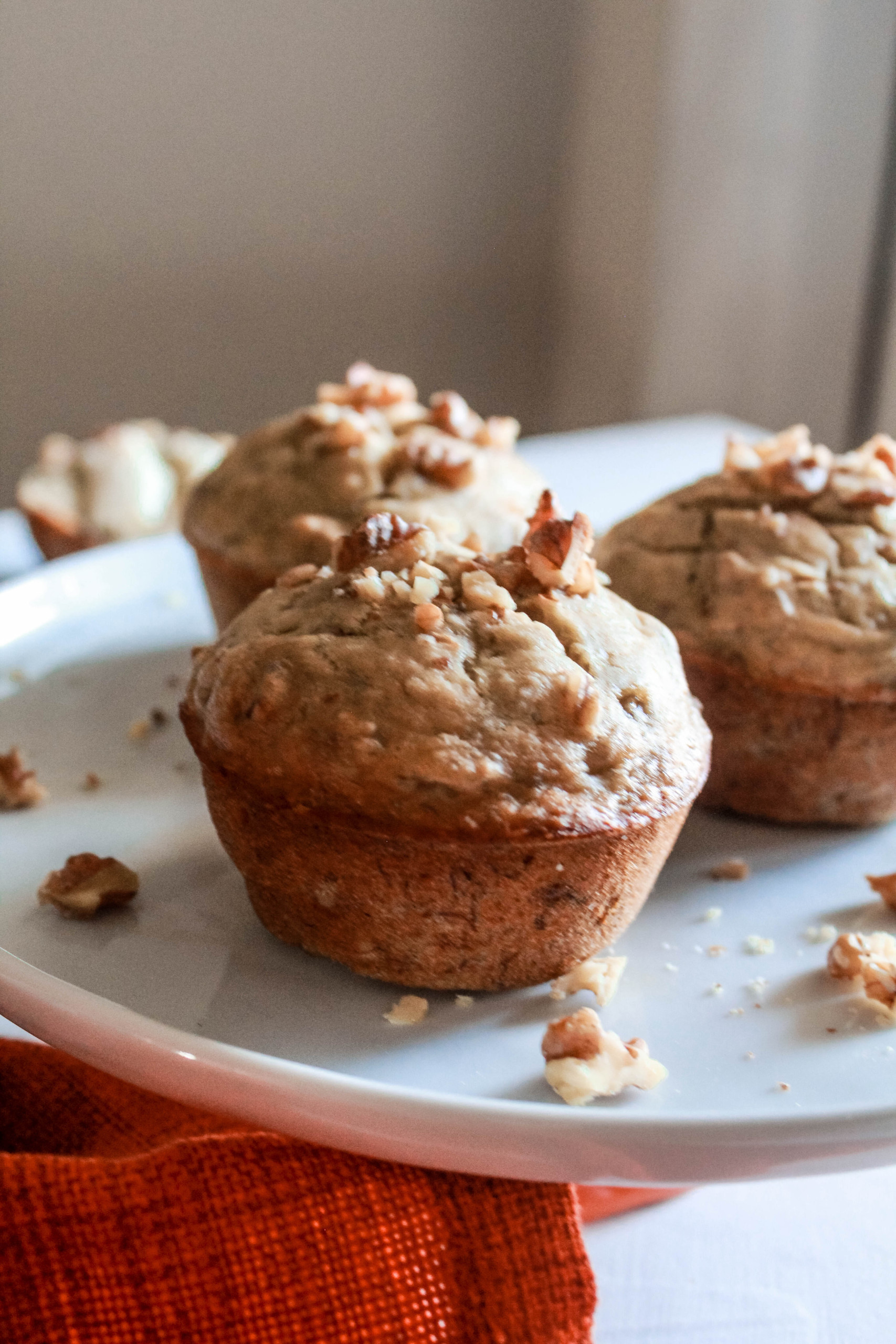 These delicious breakfast muffins require only 8-ingredients and are ready in under 30 minutes! They’re moist, fluffy, easy to make and are full of fall flavors! #muffins #veganrecipe #veganbaking