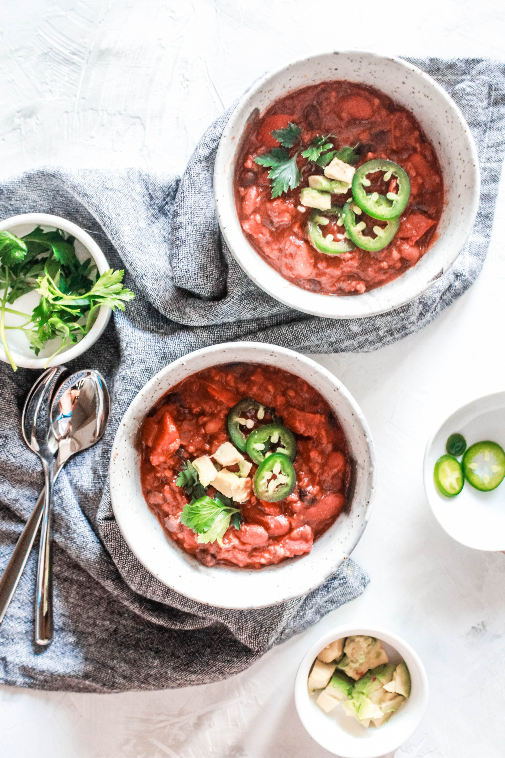 This vegan chili has a rich and hearty texture. It’s an easy, simple recipe that’s ready in 30 minutes! #chili #beans #dairyfree