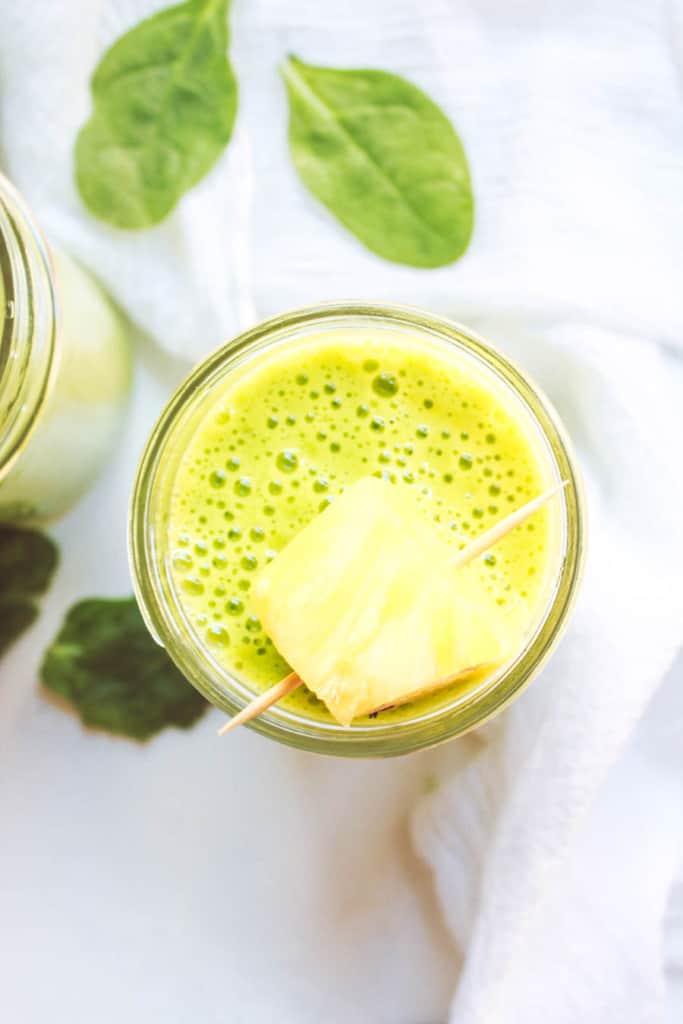 Delicious, tropical green smoothie to help with weight loss and fat burning. It’s full of antioxidant to help you detox your body. Drink it as a snack or a full meal replacement. #greensmoothie #detoxsmoothie #pinapple